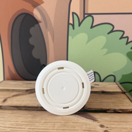Face de fermeture du poste d'appâtage BaitSafe — ouverture par clips, sans clé ni outil